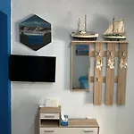 Andres House 폴리크로노