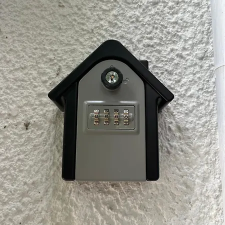 Andres House Feriehus *