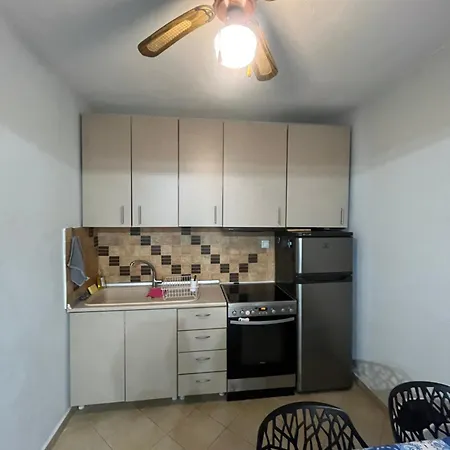 Andres House Polychrono